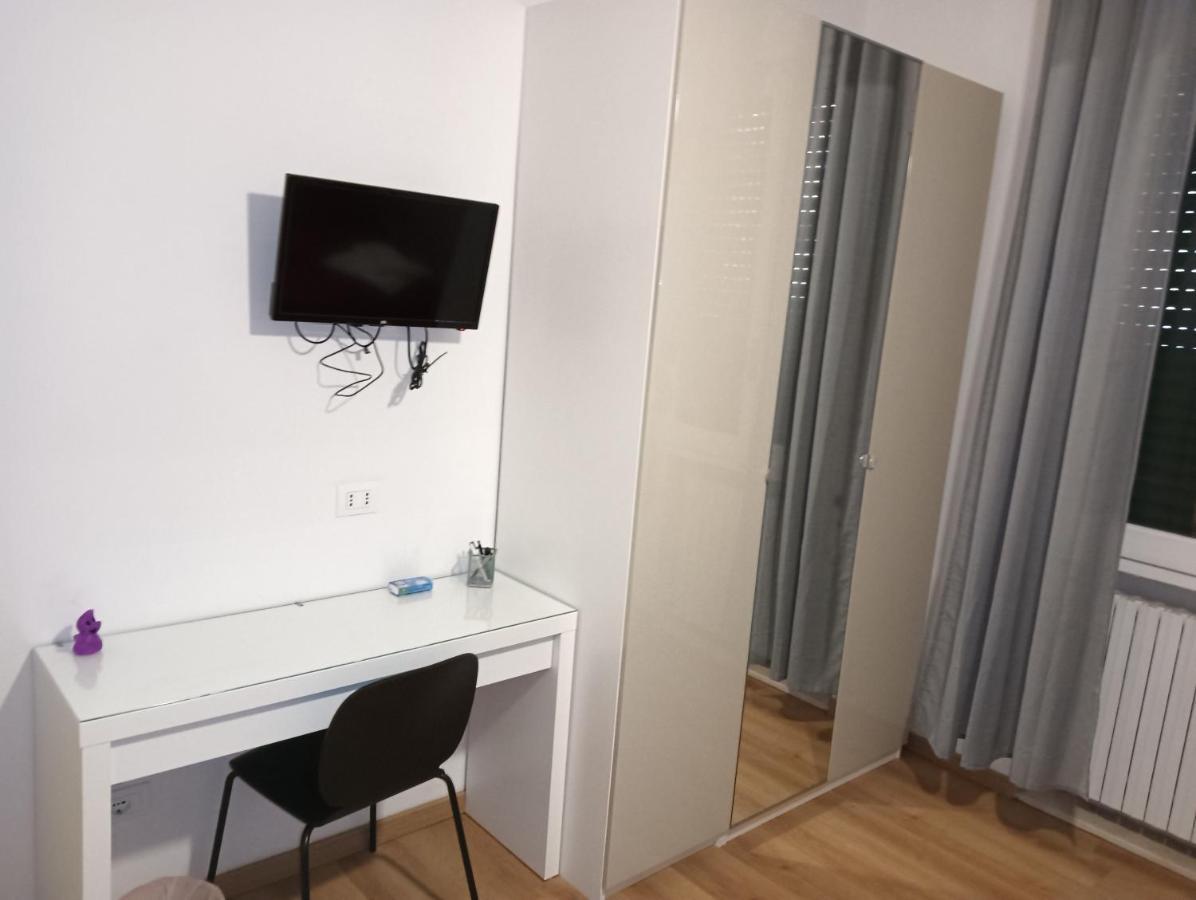 B&B Fiera Station Rooms Bologna Ngoại thất bức ảnh